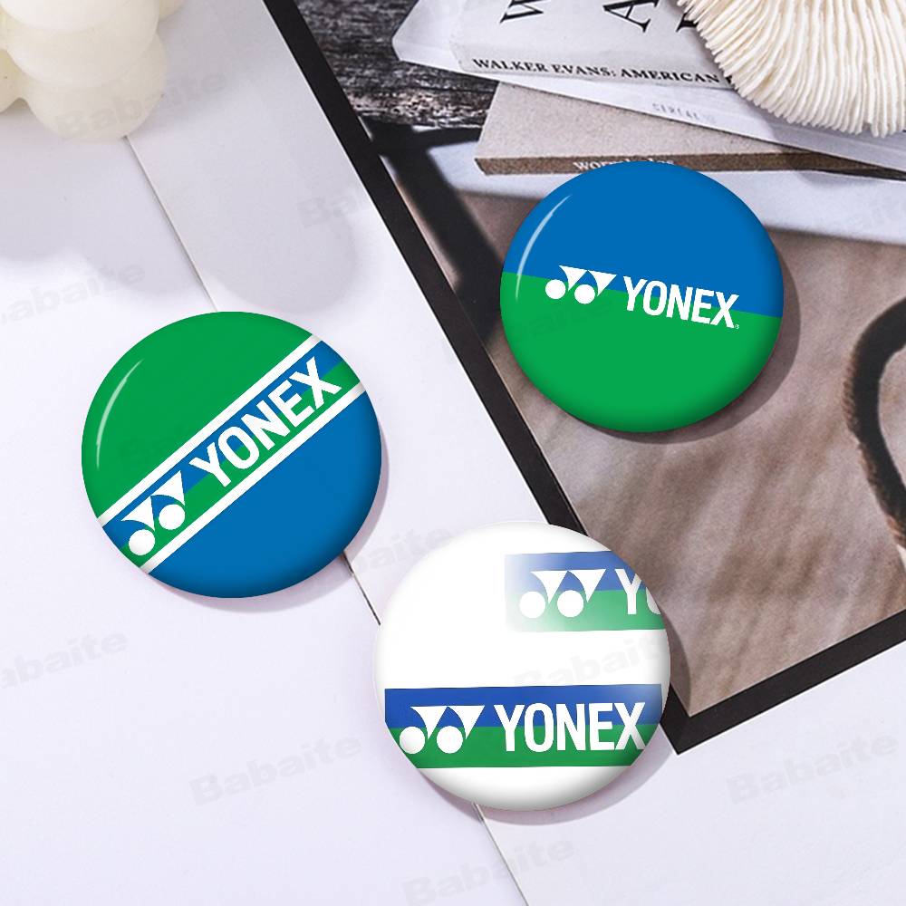 Badminton Yonex - ファッションバドミントン Y-Yonex 写真ブローチ クリエイティブ ラウンドバッジ ギフト