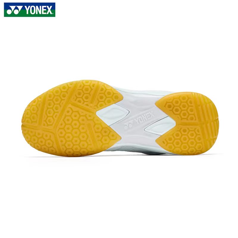 ヨネックス バドミントンシューズ SHB220CR 快適で通 - Badminton Yonex のレビューと価格